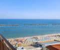 Meraviglioso attico fronte spiaggia con ampio terrazzo vista mare in vendita al lido di pomposa