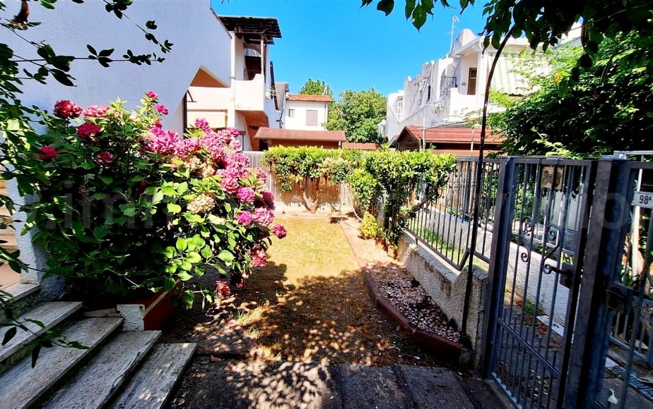 Corte d'ingresso appartamento