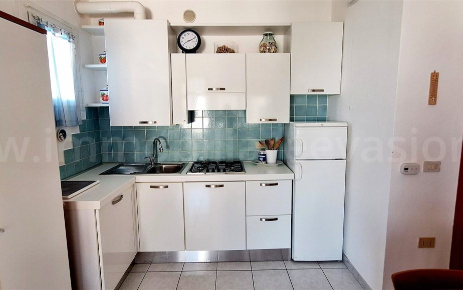 Blocco cucina attrezzato