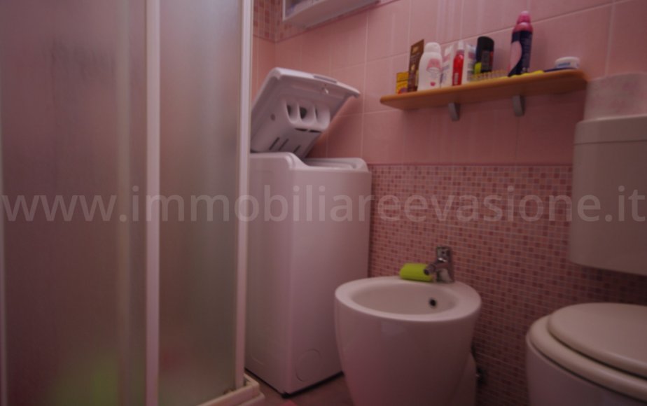 bagno con box doccia