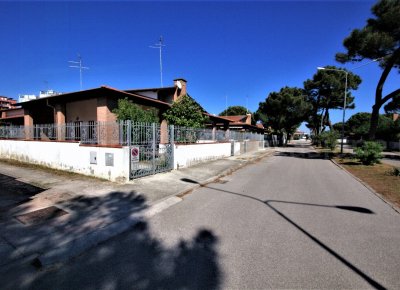 Al lido di pomposa affittiamo meravigliosa villa indipendente a due passi dalla spiaggia