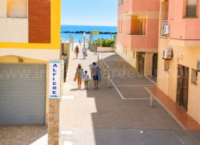 Lido degli scacchi-zona spiaggia e centro servito- vendita appartamento trilocale con balconi vivibili vista mare