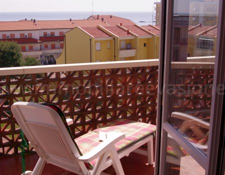 Appartamento di ampia metratura con balcone vivibile vista mare in vendita al lido di pomposa