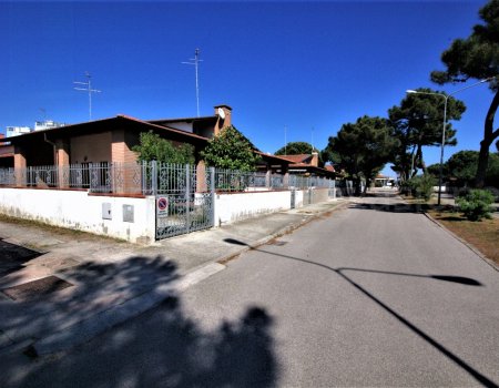 Al lido di pomposa affittiamo meravigliosa villa indipendente a due passi dalla spiaggia