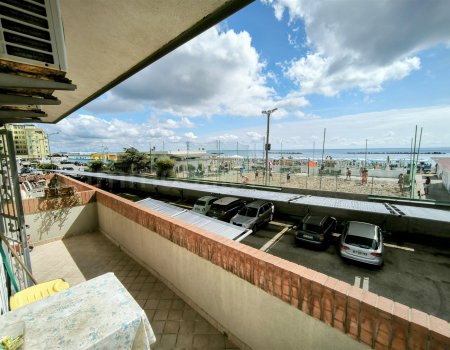 Vendita appartamento fronte mare con vista panoramica sulla spiaggia di lido di pomposa