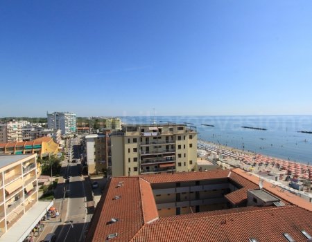 Vendesi al lido di pomposa appartamento trilocale in condominio con spiaggia di proprietà